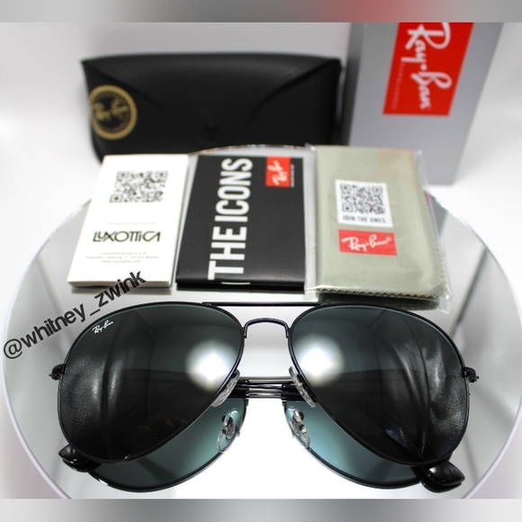 Model Display Ray-Ban Aviator Black  RB3025 58 / 62 - Picture 15 of 17